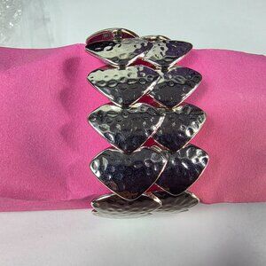 Silver tone Hammered Dragon scale stretch Bracelet